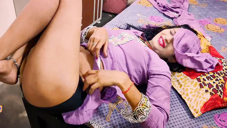 Indian Desi Stepsis Tight Pussy Fucking in Hindi Audio - Hardcore Sex with Squirting & Creampie
