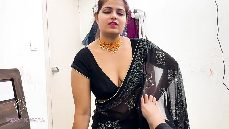 Desi Bhabhi Komal Gets Stuck, Neighbor Helps With Sloppy Blowjob & Cum in Mouth