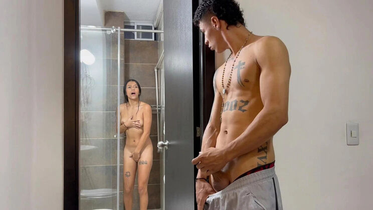Step Sister Shower Spy Fuck - Amateur Homemade Hardcore