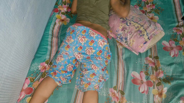 Desi Teen Virgin First Time Fucking Boy Closeup