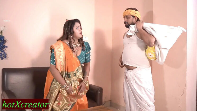 Laundry Guy Fucks Boss's Horny Indian Wife - Hardcore Homemade Missionary Sex