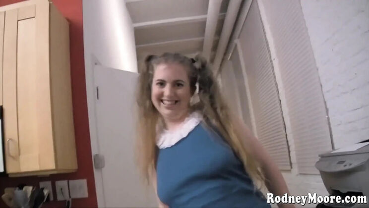 Hairy Amateur MILF Rodney Moore Gets a Classic Retro Facial