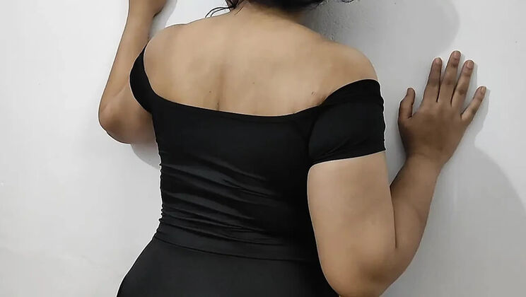 Indian babe Mathalam gets a sensual massage with fingering and handjob
