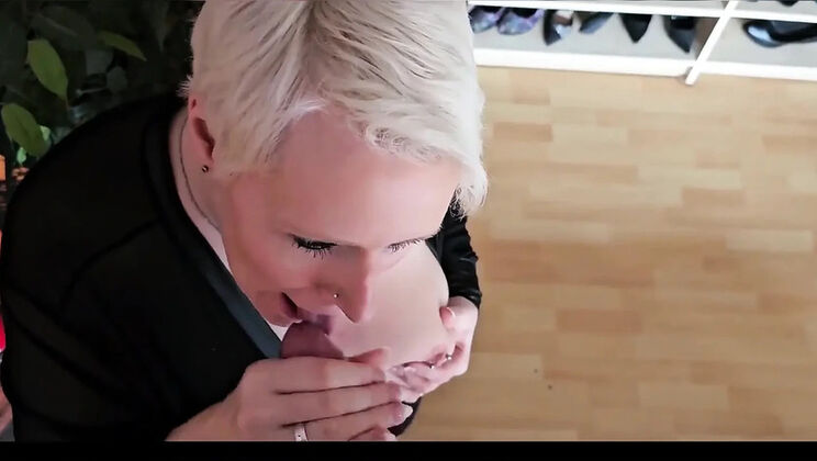 Quick Blowjob with Big Tits Blonde MILF – Amateur Wife Sucks and Gets Cum on Tits