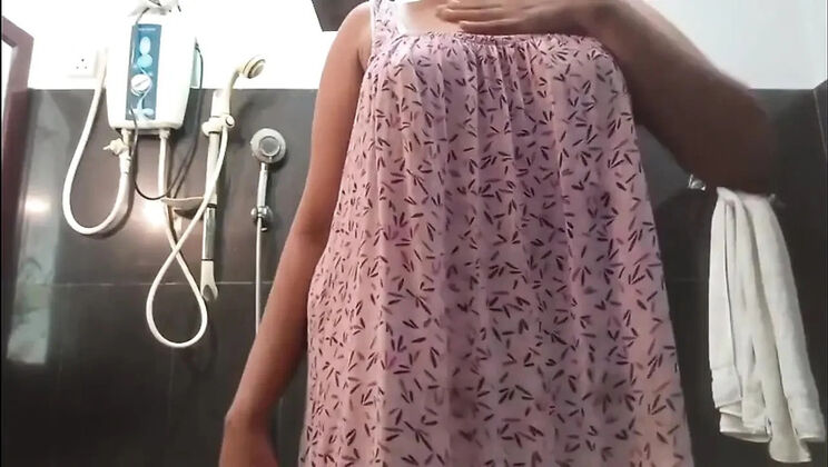 Desi Anne Nude in Shower – Big Natural Tits Solo