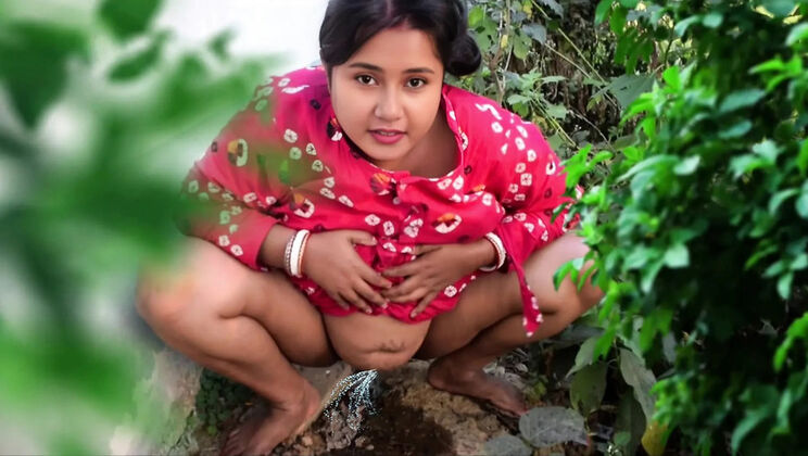 Desi Village Bhabhi Outdoor Squirting Sex Video – Bhabhi Ki Jungle Mein XXX