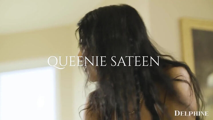 Summer Fling: Gizelle Blanco and Queenie Sateen Kiss and Get Nude