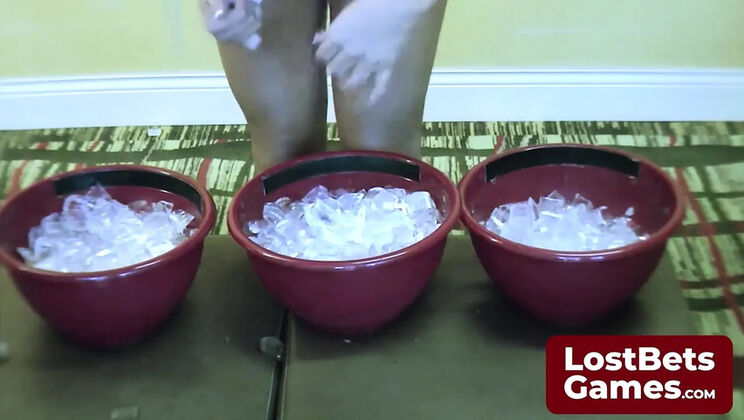 Loser Teen Gets Ice Buckets Poured on Her Naked Body After Race Bet