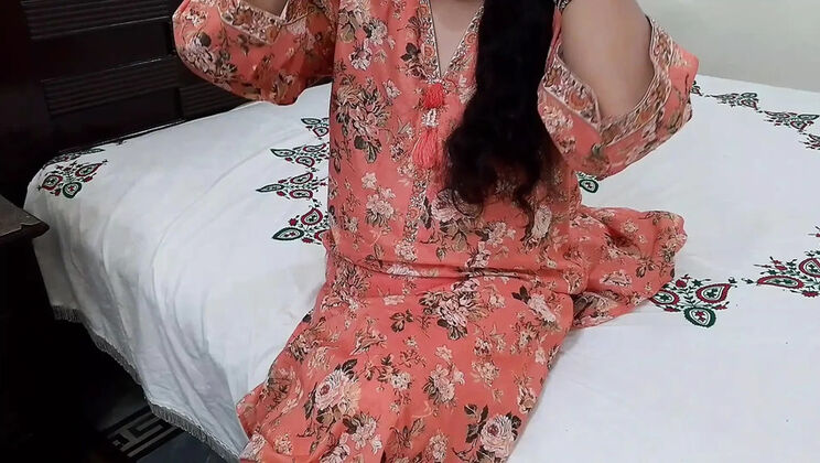 Hot Desi Girlfriend Finally Agrees to Private Hotel Meet – First Time Creampie