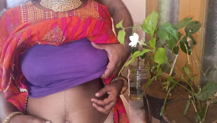 Hot Indian Housewife Cheats at Home in Hardcore Homemade Video
